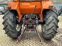 Fiat 1300 dt vierwielaangedreven landbouwtractor - afbeelding 4 van  28