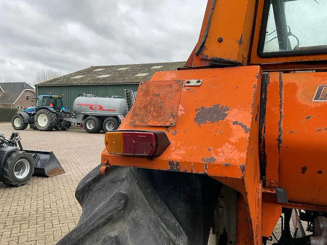 Fiat 1300 dt vierwielaangedreven landbouwtractor - afbeelding 10 van  28
