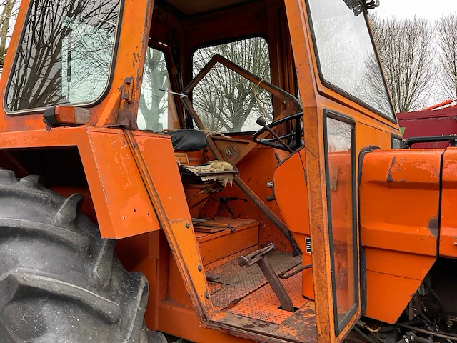 Fiat 1300 dt vierwielaangedreven landbouwtractor - afbeelding 13 van  28