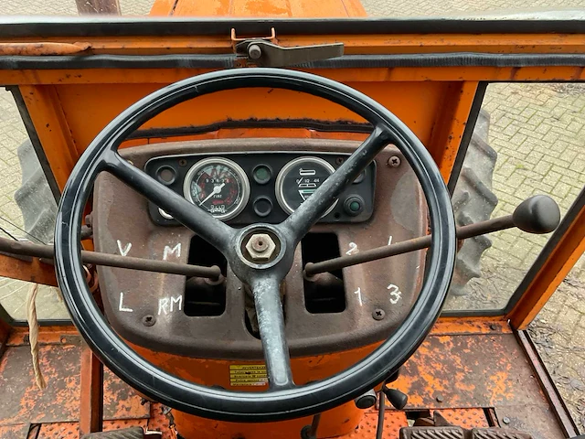 Fiat 1300 dt vierwielaangedreven landbouwtractor - afbeelding 14 van  28