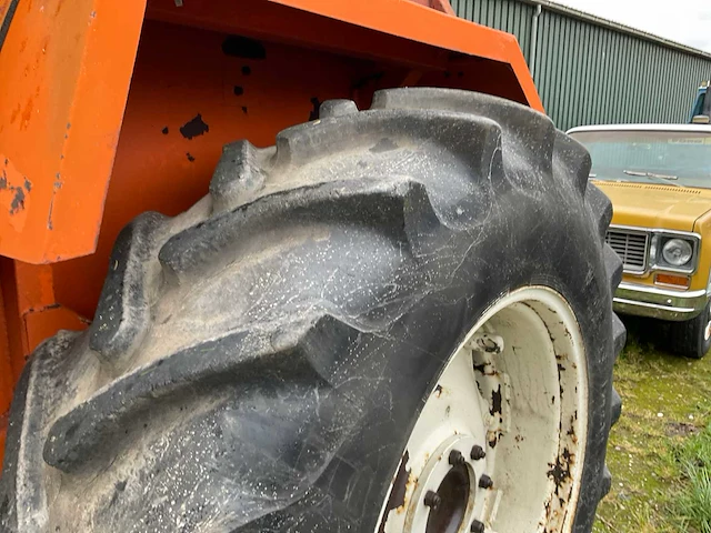Fiat 1300 dt vierwielaangedreven landbouwtractor - afbeelding 18 van  28