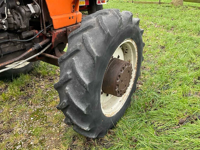 Fiat 1300 dt vierwielaangedreven landbouwtractor - afbeelding 20 van  28