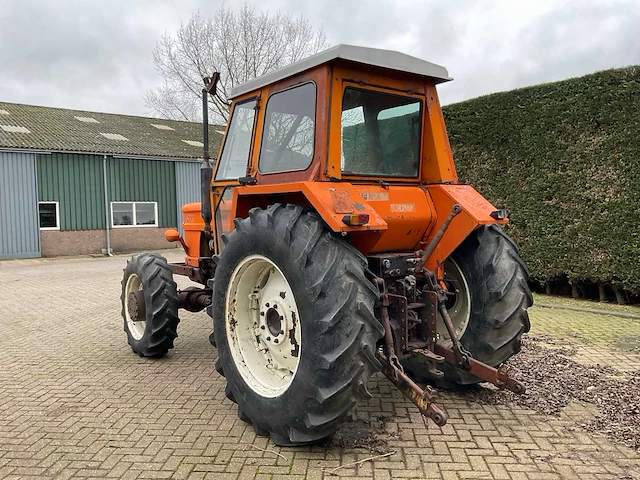 Fiat 1300 dt vierwielaangedreven landbouwtractor - afbeelding 23 van  28
