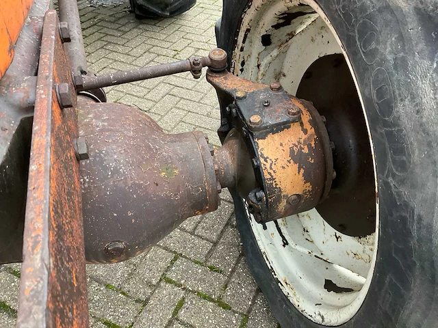 Fiat 1300 dt vierwielaangedreven landbouwtractor - afbeelding 25 van  28