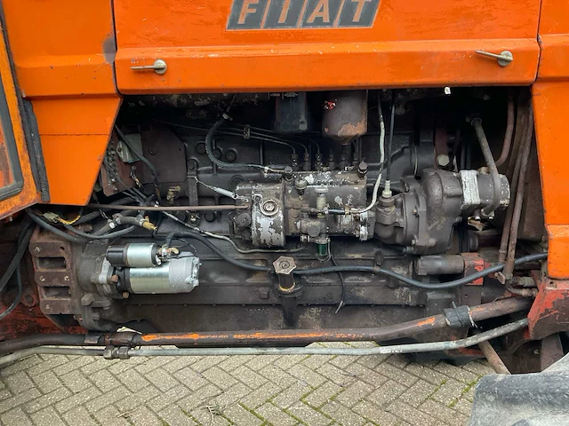 Fiat 1300 dt vierwielaangedreven landbouwtractor - afbeelding 27 van  28