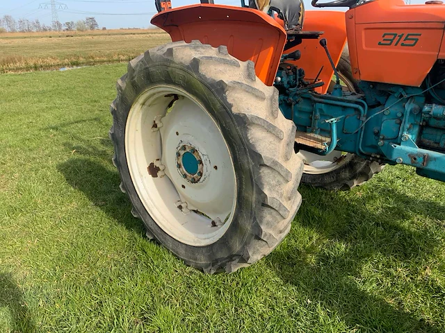 Fiat 315 tweewielaangedreven landbouwtractor - afbeelding 2 van  25