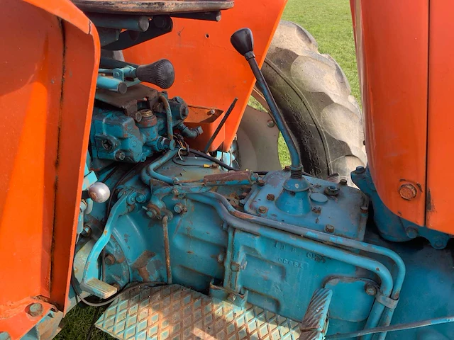 Fiat 315 tweewielaangedreven landbouwtractor - afbeelding 5 van  25