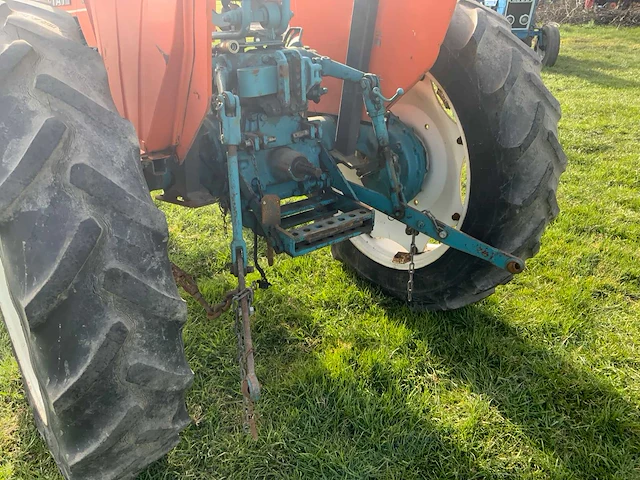 Fiat 315 tweewielaangedreven landbouwtractor - afbeelding 13 van  25