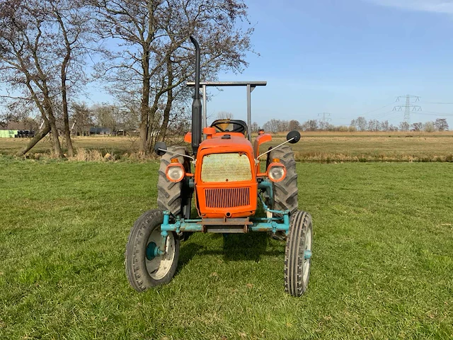 Fiat 315 tweewielaangedreven landbouwtractor - afbeelding 12 van  25