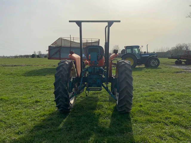 Fiat 315 tweewielaangedreven landbouwtractor - afbeelding 21 van  25