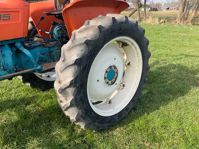 Fiat 315 tweewielaangedreven landbouwtractor - afbeelding 23 van  25