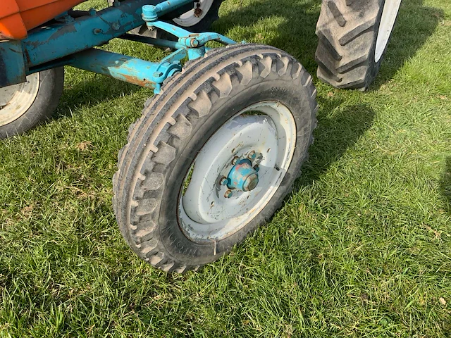 Fiat 315 tweewielaangedreven landbouwtractor - afbeelding 24 van  25