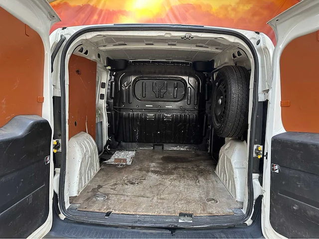 Fiat doblò cargo 2015 benzine - afbeelding 18 van  37