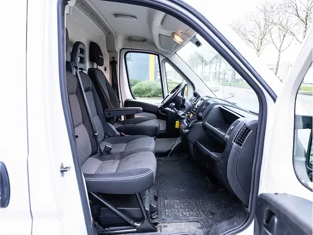 Fiat ducato 33 2.3 l2h1 2016 achteruitrijcamera climate control cruise control navigatie 3-persoons, vt-999-b - afbeelding 14 van  22