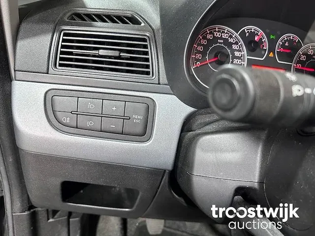 Fiat grande punto 1.3 m-jet actual, 05-nnh-5 - afbeelding 13 van  19