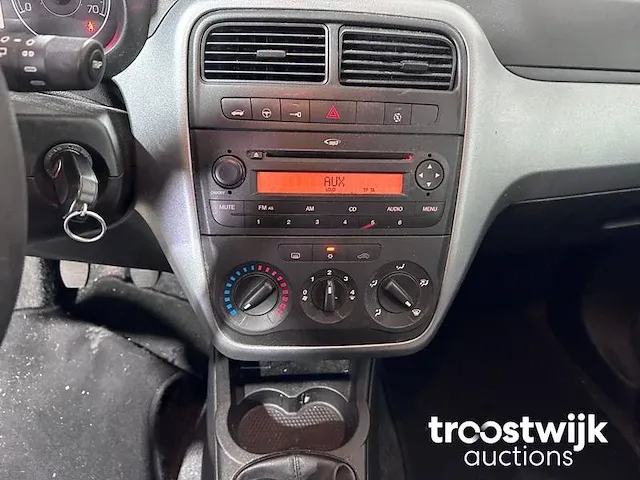 Fiat grande punto 1.3 m-jet actual, 05-nnh-5 - afbeelding 14 van  19
