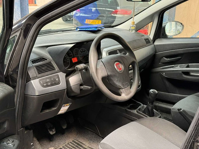 Fiat grande punto 1.3 m-jet actual , 60-nfn-7 - afbeelding 8 van  11