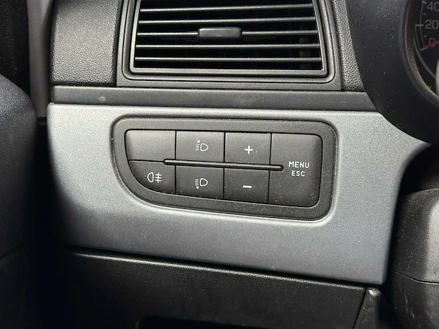 Fiat grande punto 1.3 m-jet actual , 60-nfn-7 - afbeelding 11 van  11