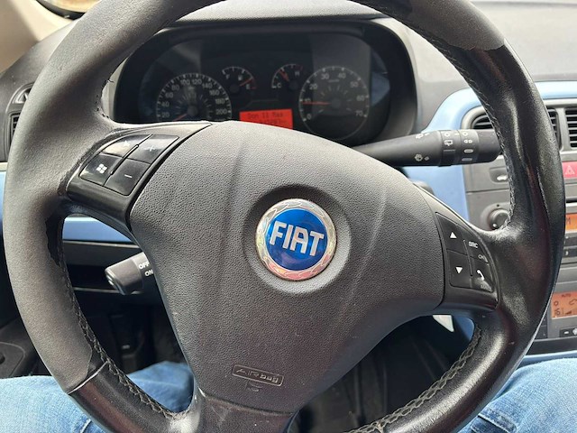 Fiat grande punto 1.4 dynamic, 23-tx-lb - afbeelding 2 van  18