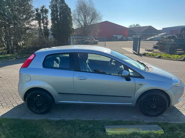 Fiat grande punto 1.4 dynamic, 60-zf-kp - afbeelding 17 van  19