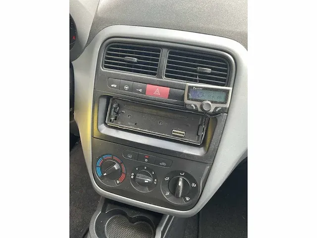 Fiat grande punto - afbeelding 8 van  26