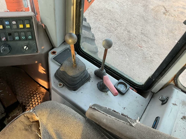 Fiat-hitachi fr100 2t wiellader en shovel - afbeelding 10 van  24