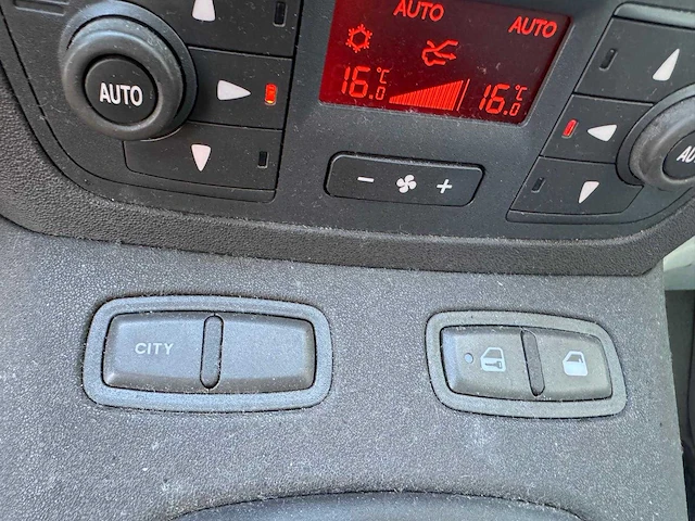 Fiat idea 1.4-16v clima emotion 04-pg-zz - afbeelding 10 van  18