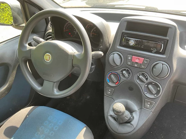 Fiat panda 04-krv-6 - afbeelding 2 van  28