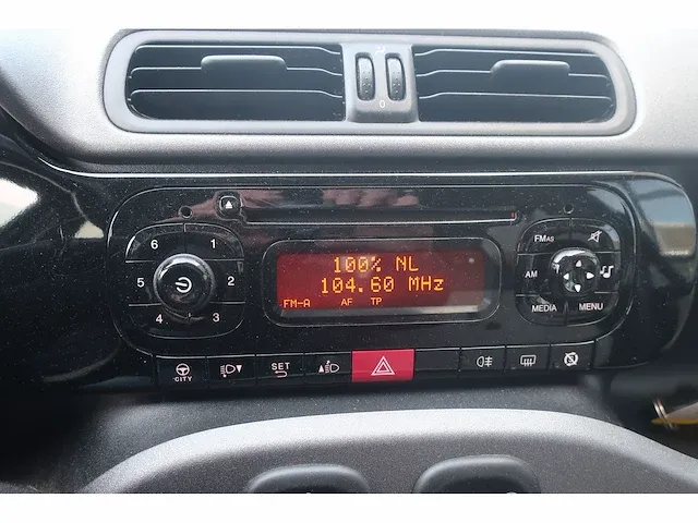 Fiat panda 0.9 twinair lounge, 85-zvg-7 - afbeelding 16 van  16