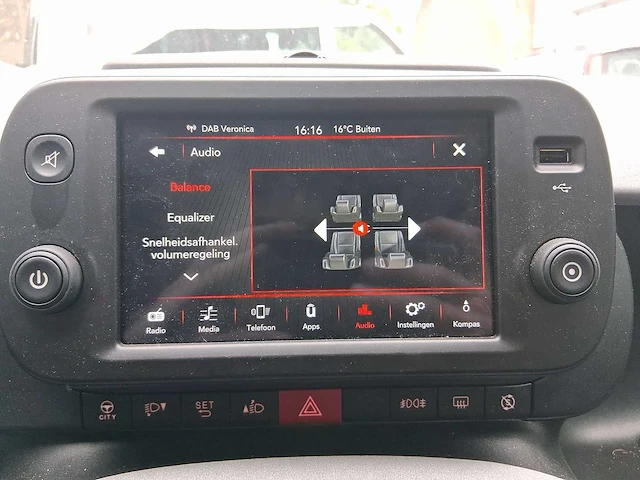 Fiat panda 1.0 hybrid city cross car 2022 | p-527-gg - afbeelding 13 van  29