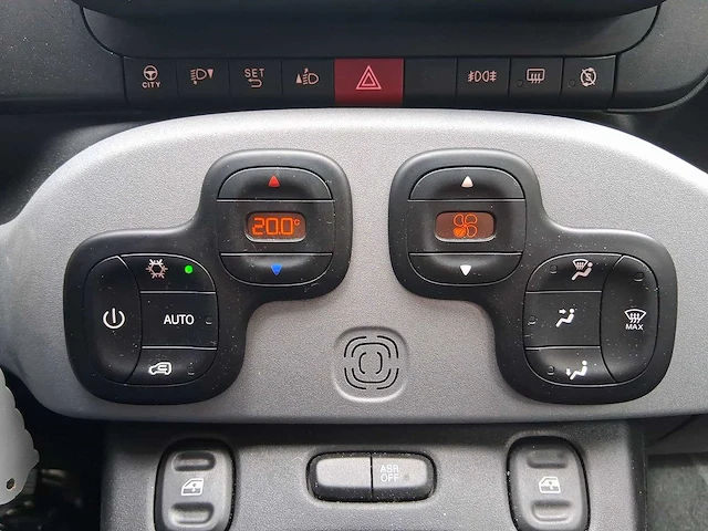 Fiat panda 1.0 hybrid city cross car 2022 | p-527-gg - afbeelding 14 van  29