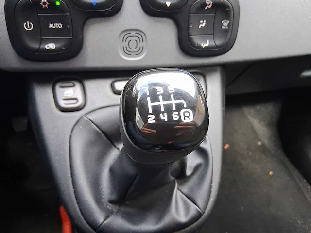 Fiat panda 1.0 hybrid city cross car 2022 | p-527-gg - afbeelding 16 van  29