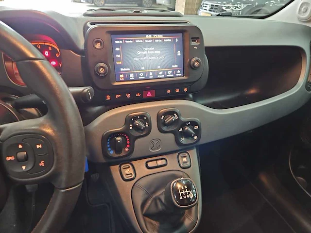 Fiat panda 1.0 hybrid city life 2022 | r-360-hk - afbeelding 3 van  24