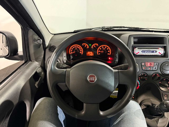 Fiat panda 1.2 celebration, 62-pgp-9 - afbeelding 2 van  17