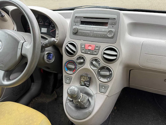 Fiat panda 1.2 class city, 85-pv-pk - afbeelding 7 van  12