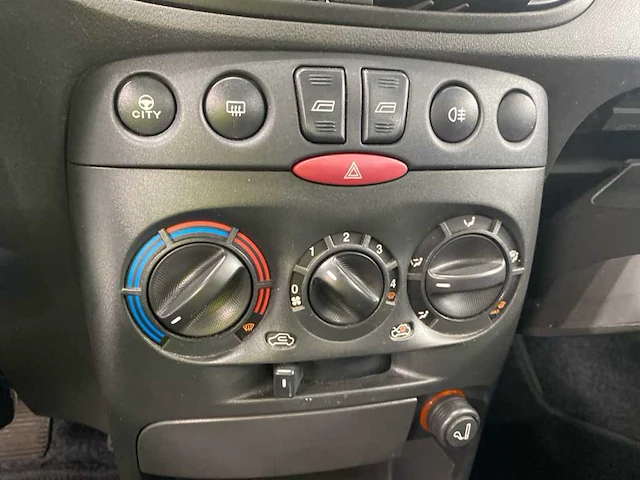 Fiat punto 1.2-16v elx speedg , 73-hs-zh - afbeelding 2 van  14