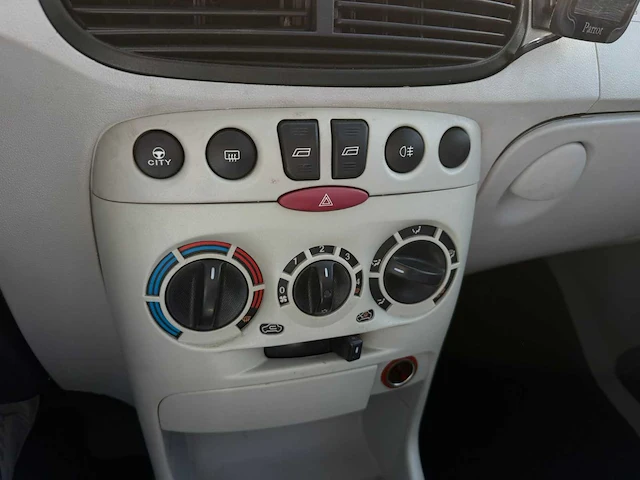 Fiat punto 1.2 dynamic dualogic, 09-nl-kk - afbeelding 19 van  19