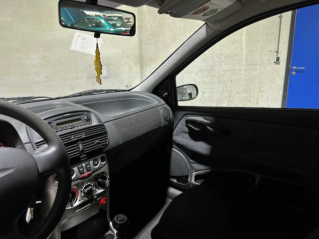 Fiat punto 1.2 go! 60pk 2002, 26-jp-lg - afbeelding 11 van  35