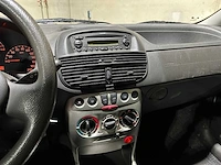 Fiat punto 1.2 go! 60pk 2002, 26-jp-lg - afbeelding 17 van  35