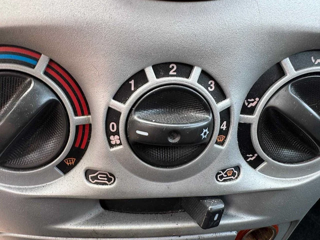 Fiat punto 1.2 navigator airco 73-rz-lb - afbeelding 13 van  15