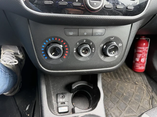 Fiat punto 1.2i easy 69, 2013 - afbeelding 2 van  23