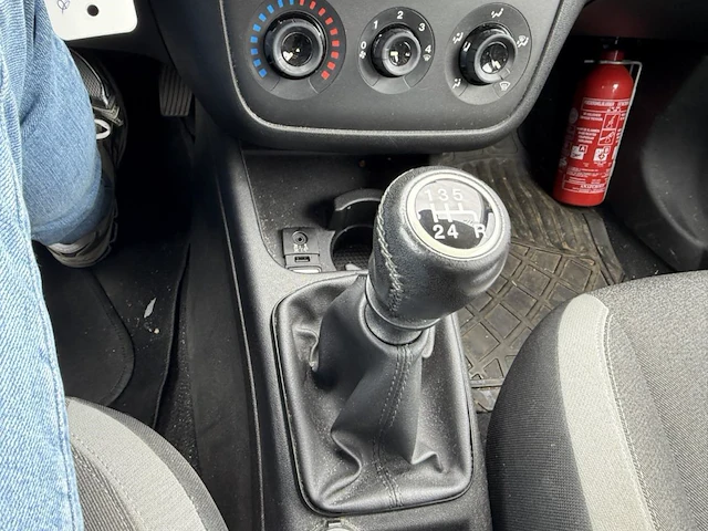 Fiat punto 1.2i easy 69, 2013 - afbeelding 3 van  23