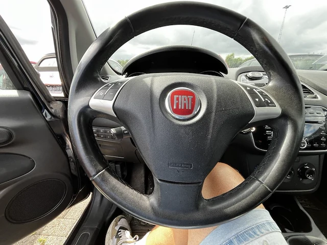 Fiat punto 1.2i street 69,2014 - afbeelding 3 van  26