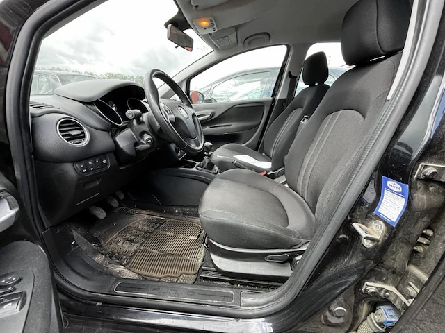 Fiat punto 1.2i street 69,2014 - afbeelding 6 van  26