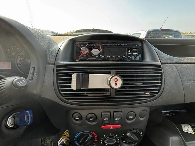 Fiat punto, 2005 - afbeelding 10 van  32