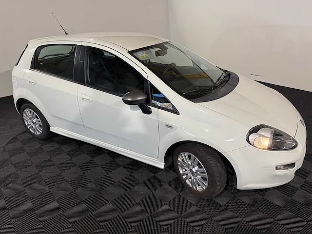 Fiat punto evo 0.9 twinair young, 5-xkv-72 - afbeelding 13 van  16