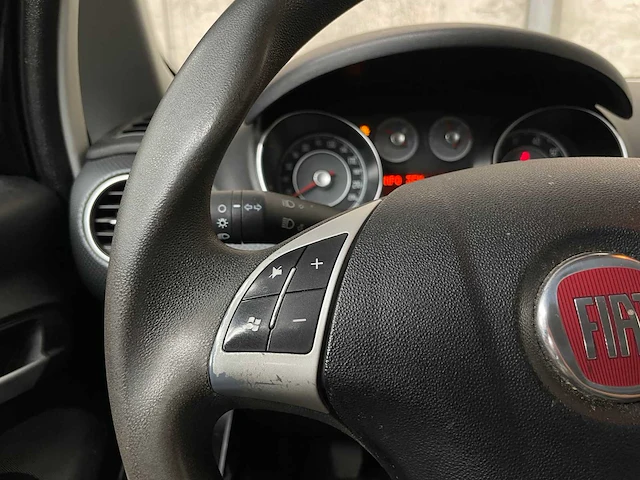 Fiat punto evo 1.3 m-jet dynamic 84pk 2011, 87-nzx-2 - afbeelding 14 van  38