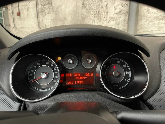 Fiat punto evo 1.3 m-jet dynamic 84pk 2011, 87-nzx-2 - afbeelding 18 van  38