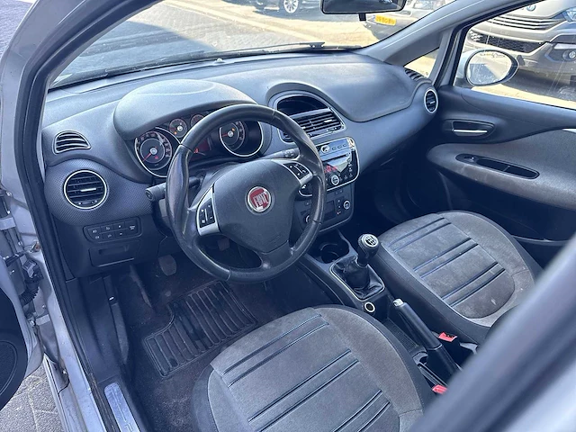 Fiat punto evo 1.3 m-jet dynamic car 2010 | 25-nvk-4 - afbeelding 3 van  25