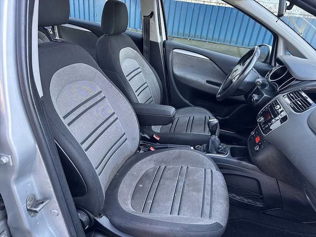Fiat punto evo 1.3 m-jet dynamic car 2010 | 25-nvk-4 - afbeelding 18 van  25